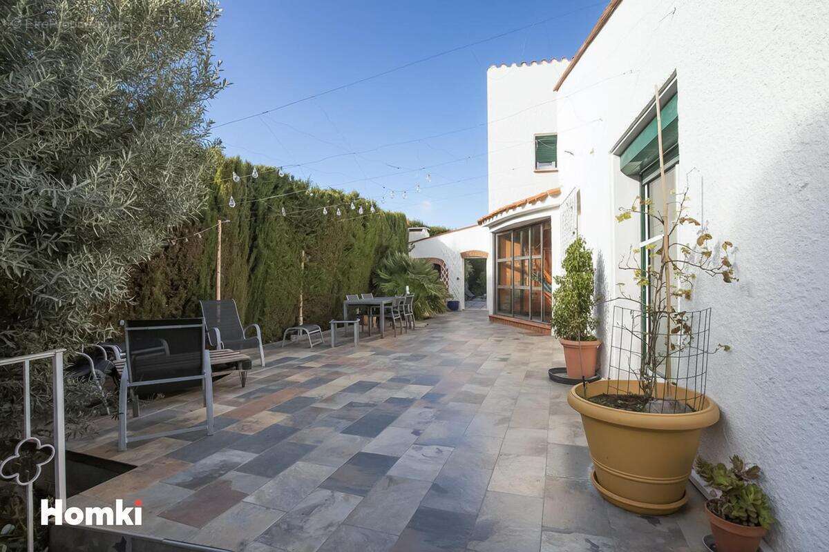 Maison à SAINT-ESTEVE