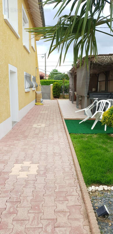 Maison à CHAVANOZ