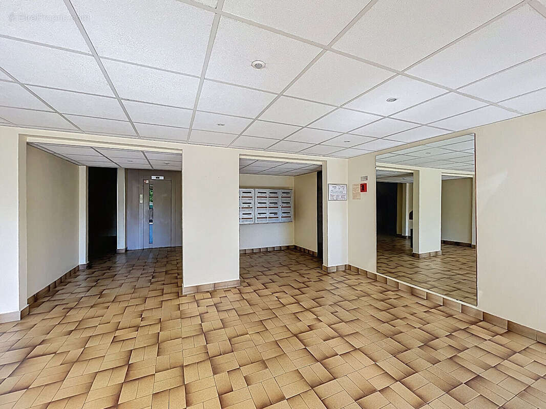 Appartement à NEUVILLE-SUR-SAONE