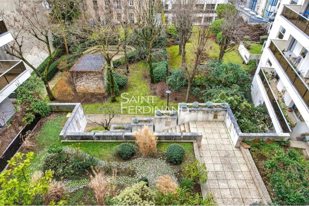 Appartement à NEUILLY-SUR-SEINE