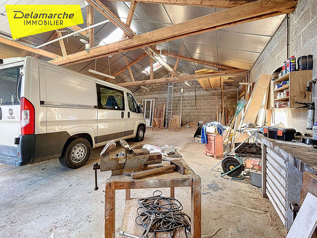 Maison à LA LANDE-D'AIROU