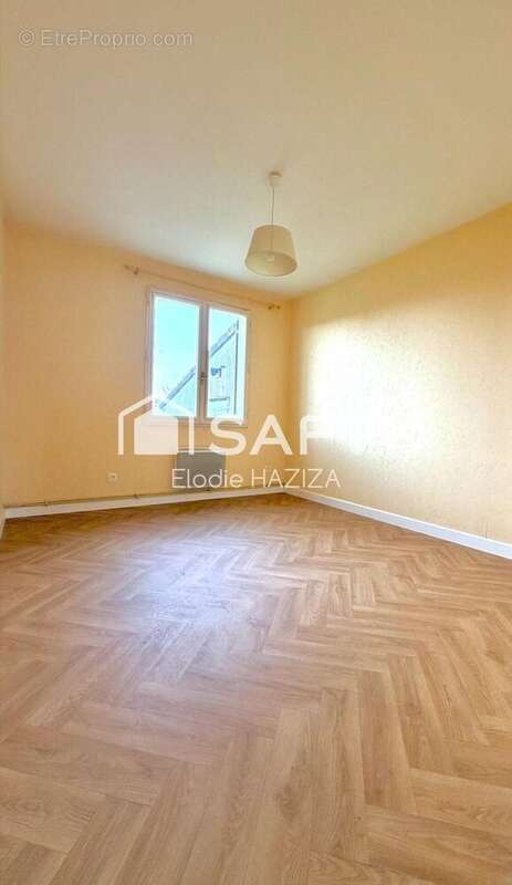 Photo 6 - Maison à LUSIGNAN