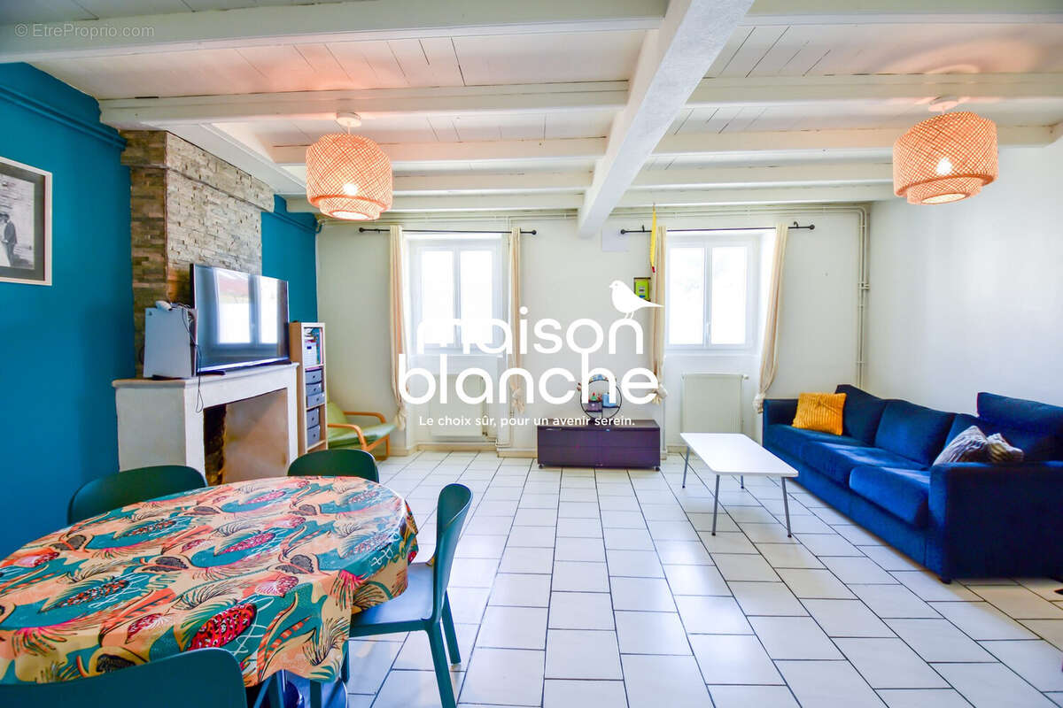 Maison à SAINT-SAUVEUR-D'AUNIS