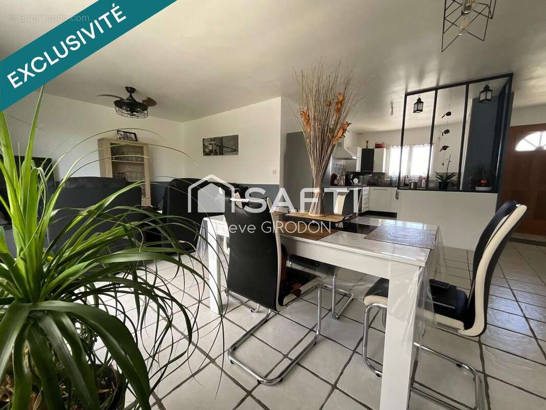 Photo 2 - Maison à L'ILE-D'ELLE