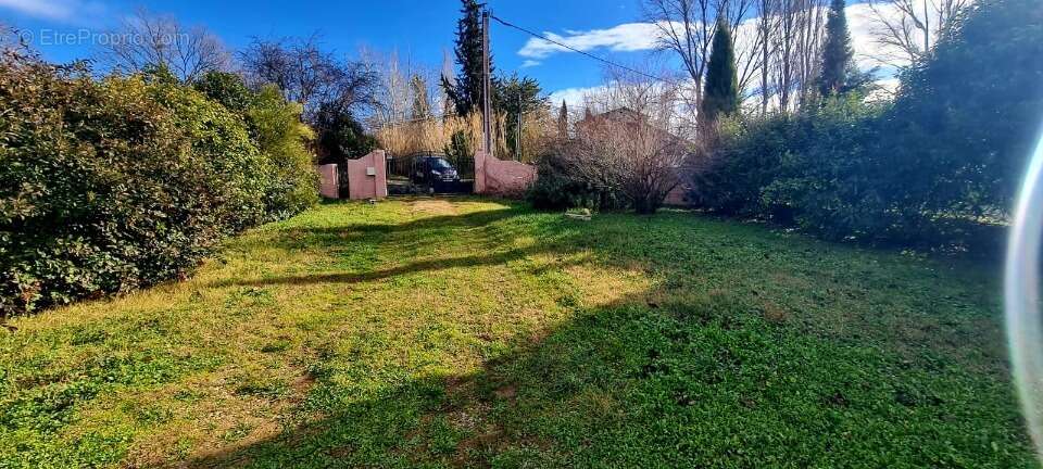 Terrain à VILLECROZE