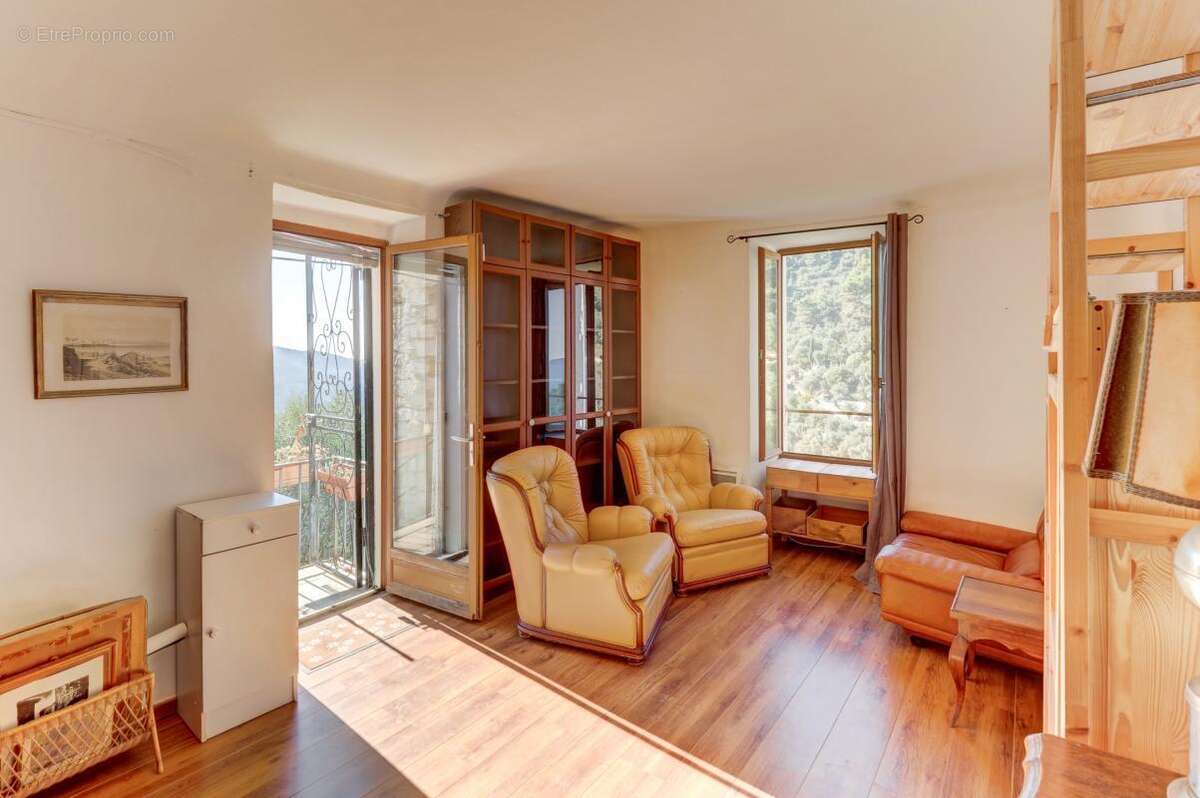 Appartement à PEILLON