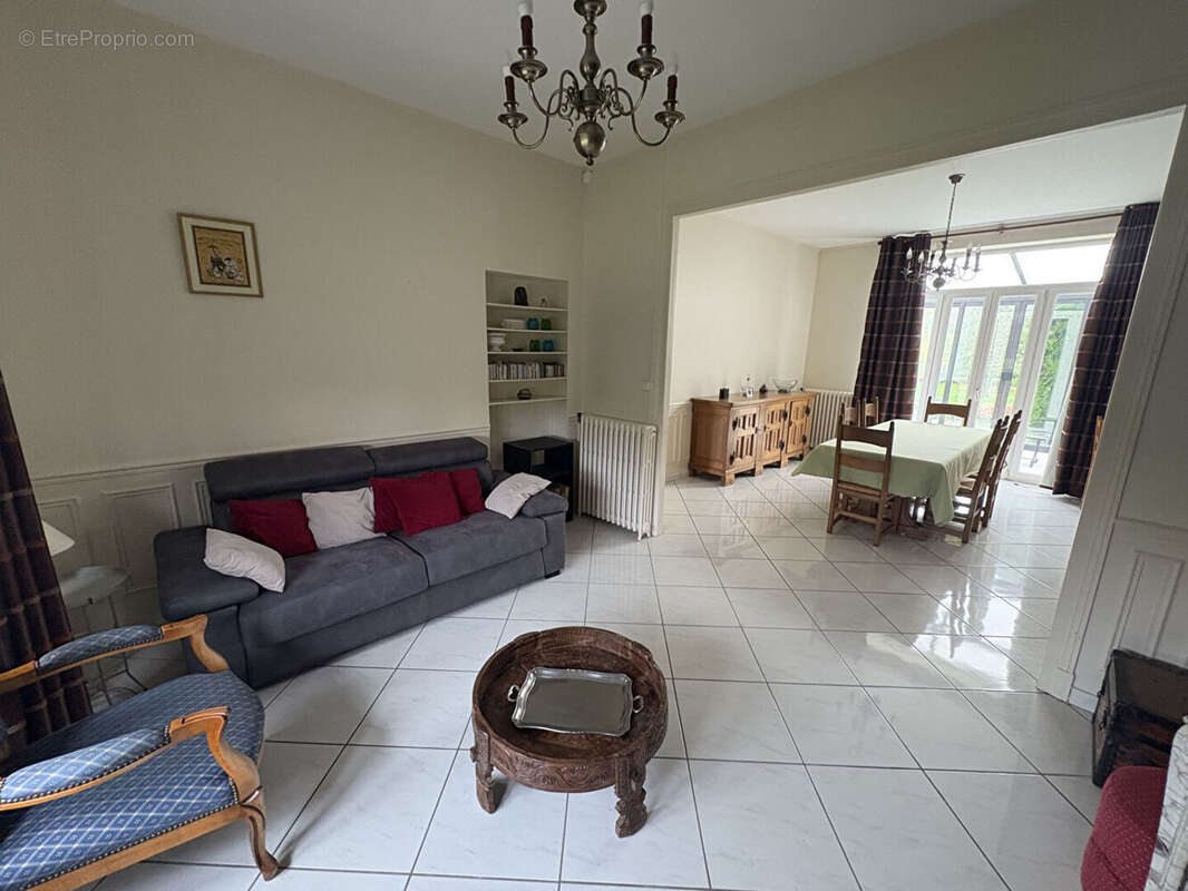 Maison à MOY-DE-L&#039;AISNE