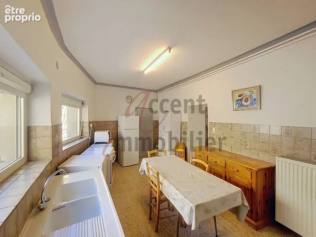 Noves : Maison à rénover avec terrasse en plein coeur du village - photo 4