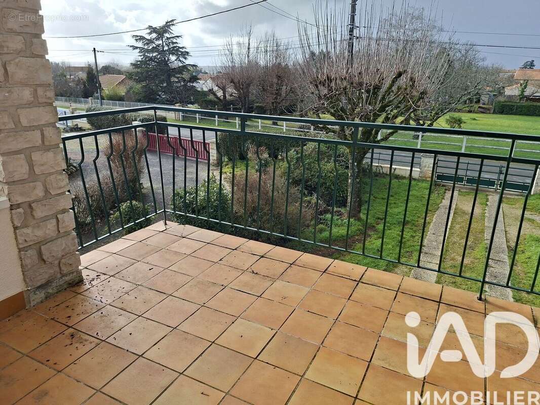 Maison 130 m² à Saint-Sornin  - photo 8