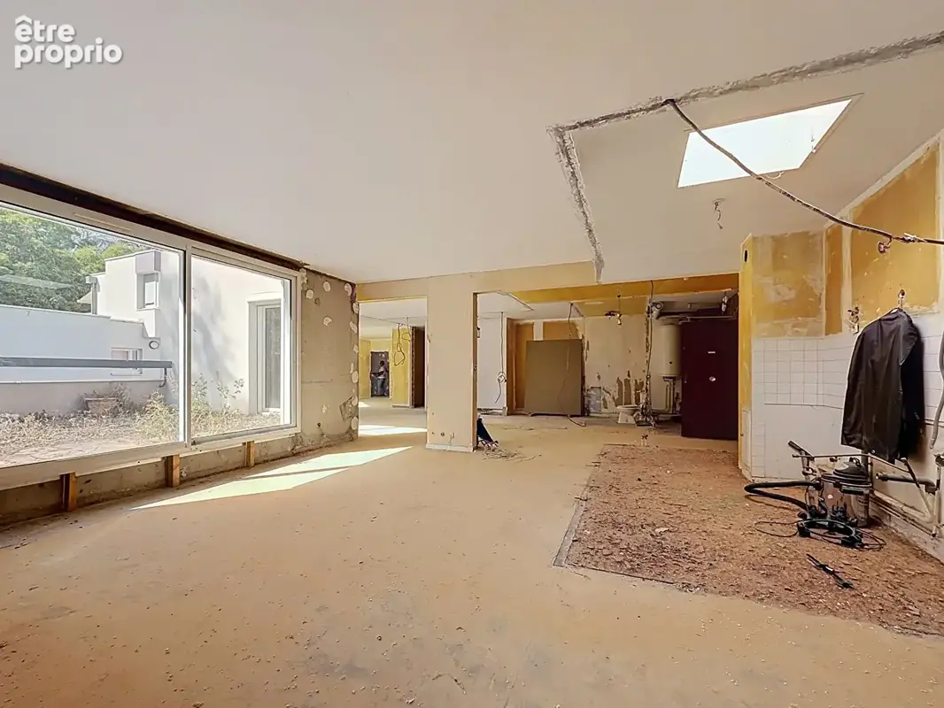 Grand plateau de 141 m² + terrasse de 30 m² sans vis-à-vis + parking privatif - photo 7