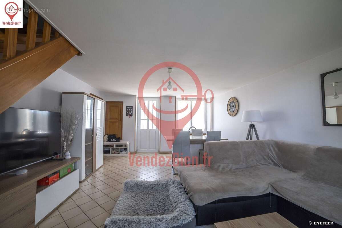 Maison à LA CHAPELLE-SAINT-URSIN