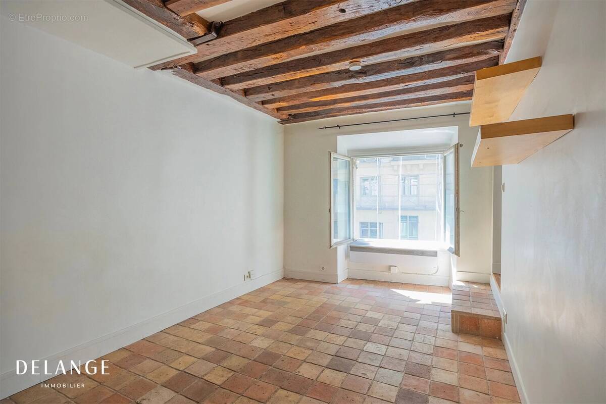 Appartement à PARIS-10E