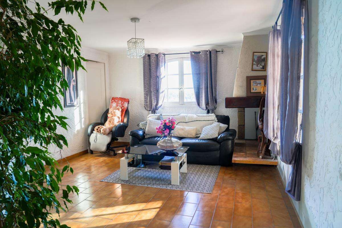 Maison à MOUGINS