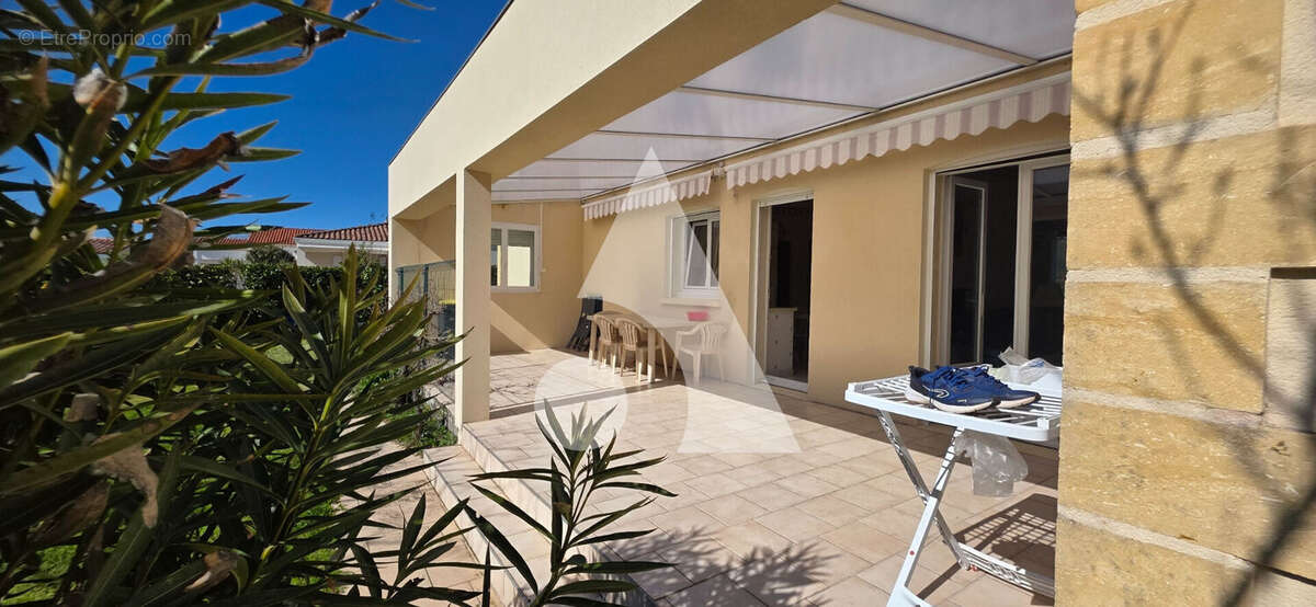 Maison à CHAILLEVETTE
