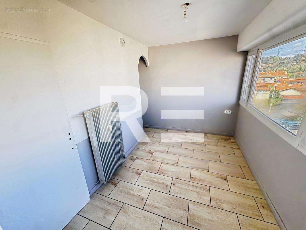 Appartement P2 de 40m2 bien Lumineux à rafraichir - photo 3