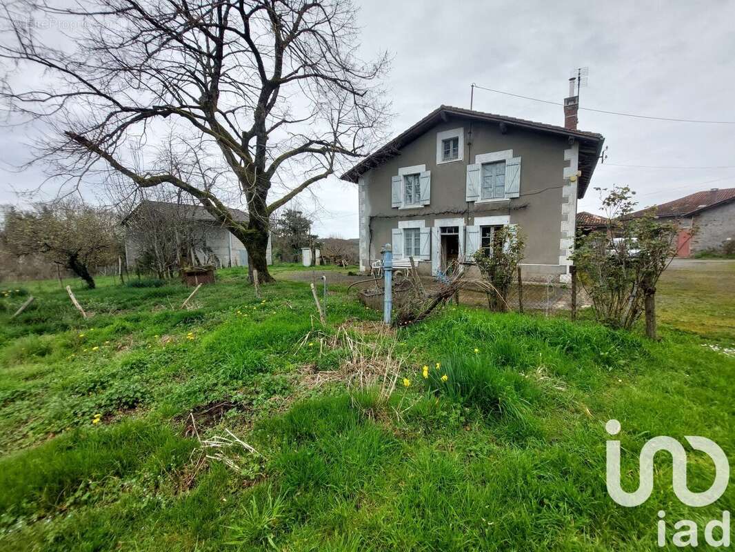 Photo 2 - Maison à PRESSIGNAC