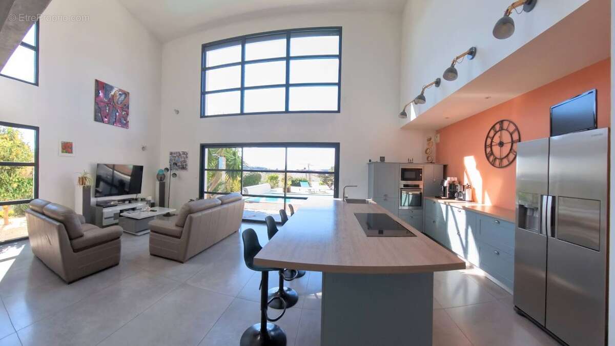 Maison 175 m² à Escales  - photo 41