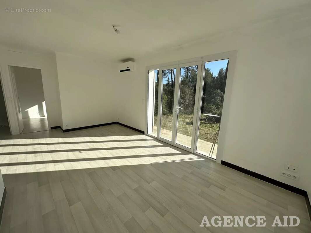 Maison à CUGES-LES-PINS