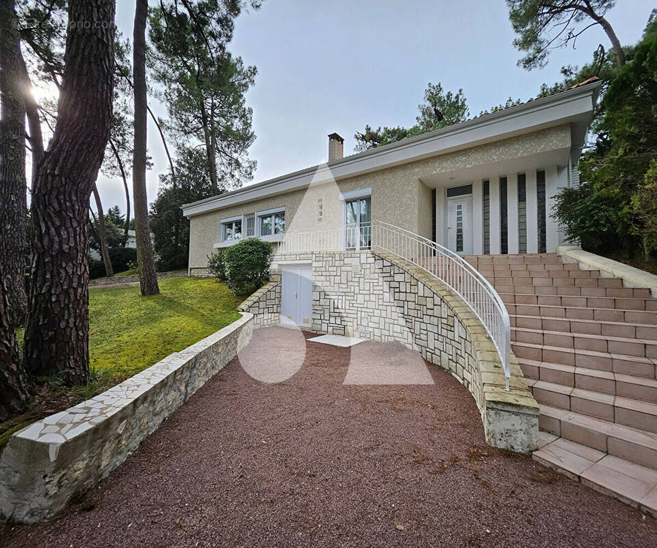 Maison à LES MATHES