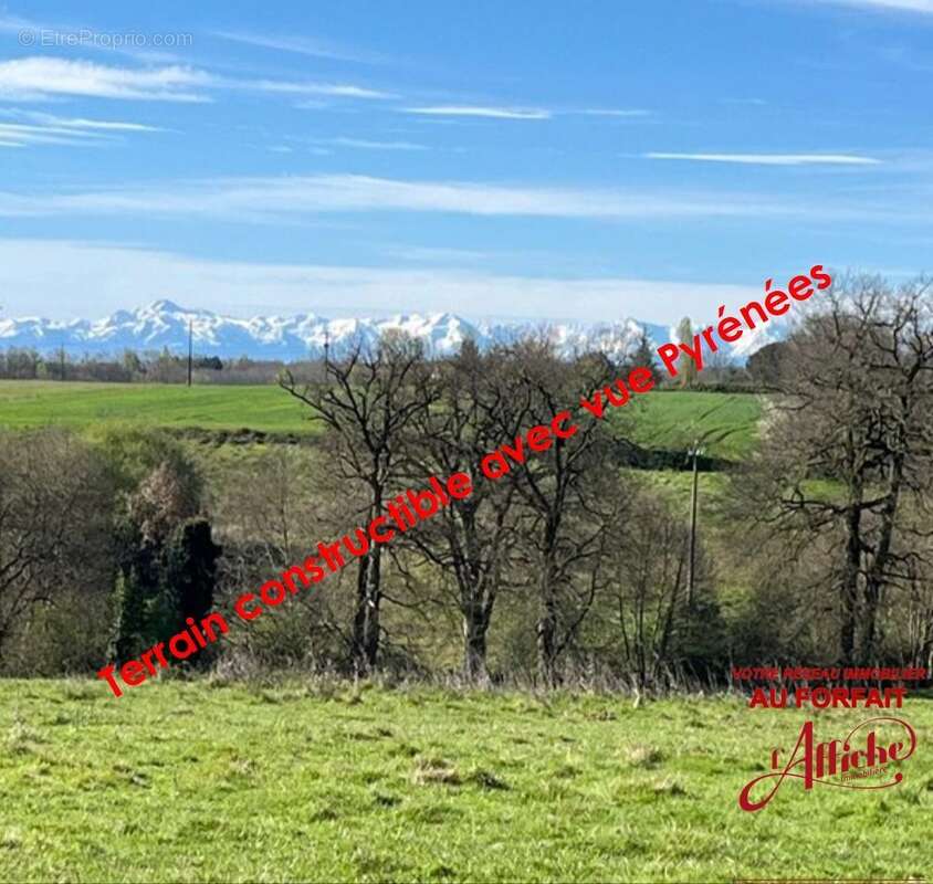 Terrain à SAINT-CLAR-DE-RIVIERE