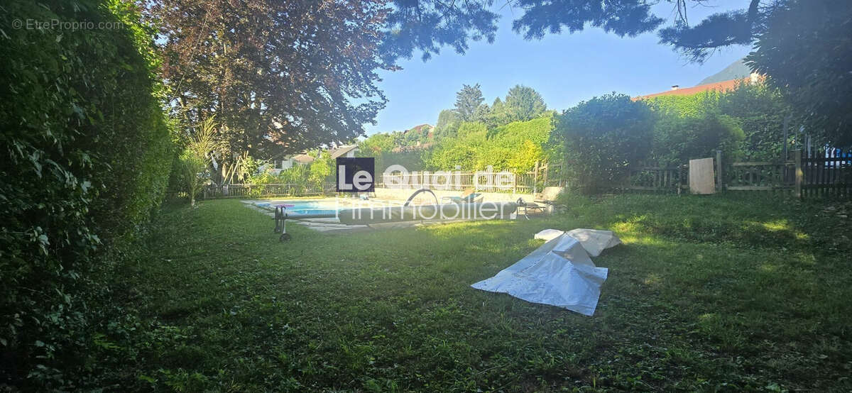 Terrain à AIX-LES-BAINS