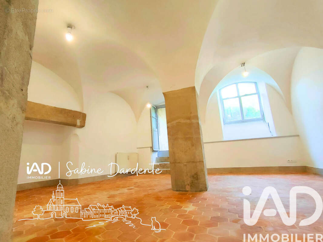 Appartement 85 m² à Dole  - photo 2