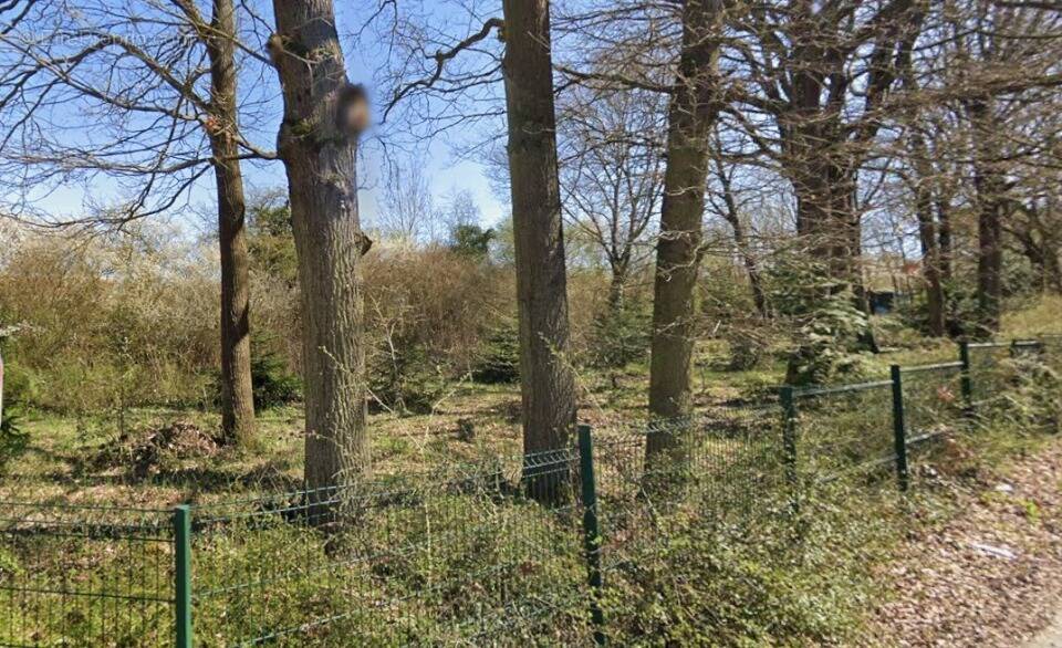 Terrain à SAINT-GERMAIN-LES-ARPAJON