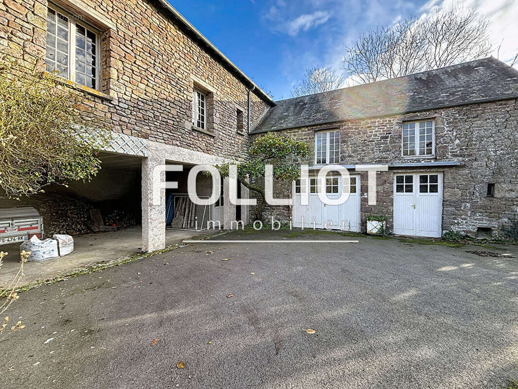 Maison à SAINT-JEAN-DES-CHAMPS