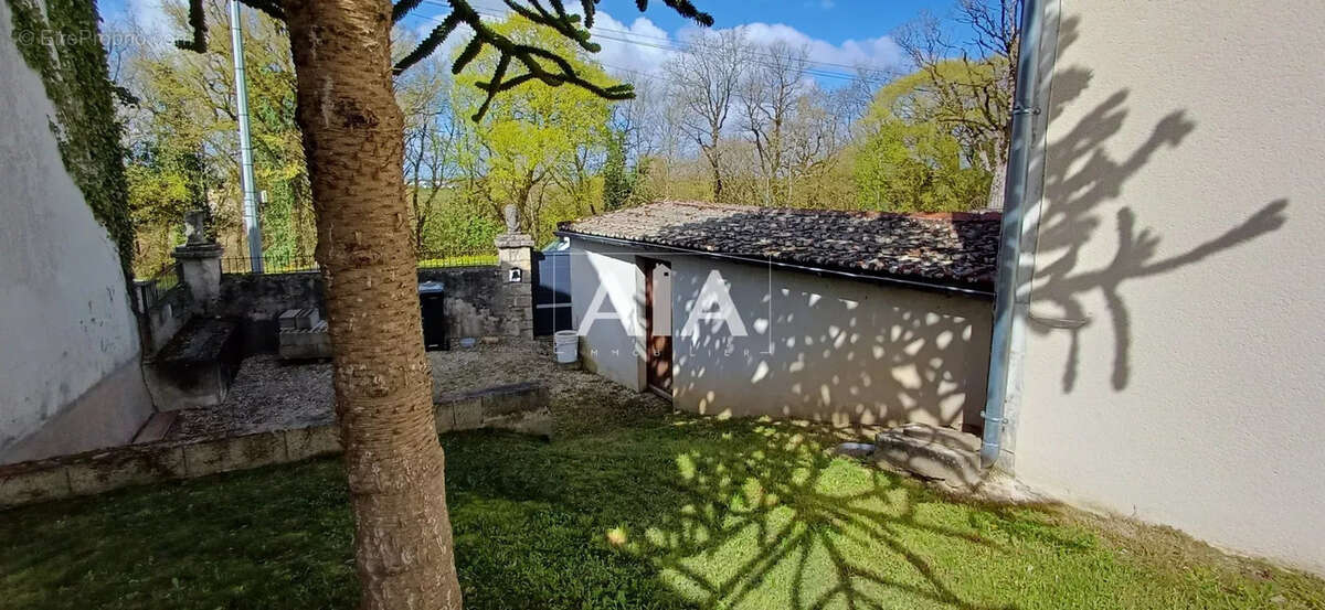 Maison à RUFFEC