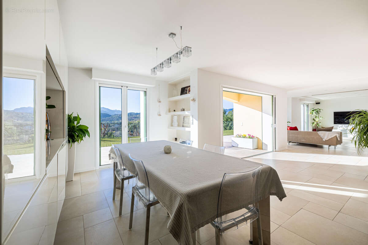 Maison à MANDELIEU-LA-NAPOULE