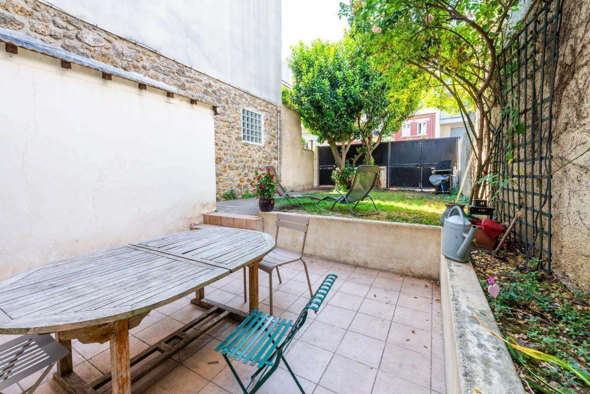 Maison de 5 pièces de 161 m² à Suresnes - photo 2
