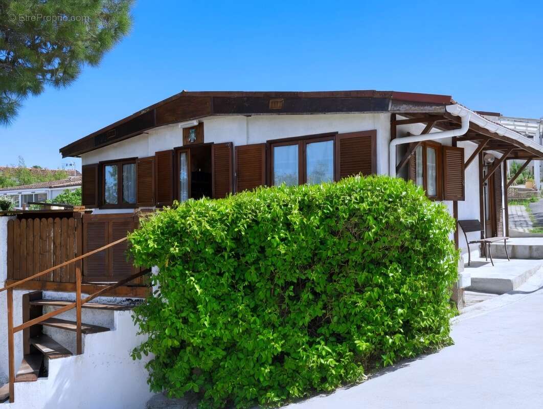 Maison à ROQUEBRUNE-SUR-ARGENS