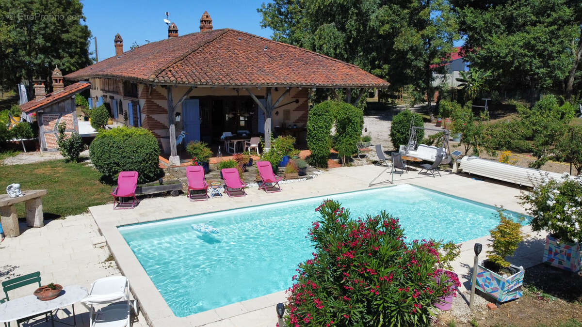 Maison à MONTREVEL-EN-BRESSE