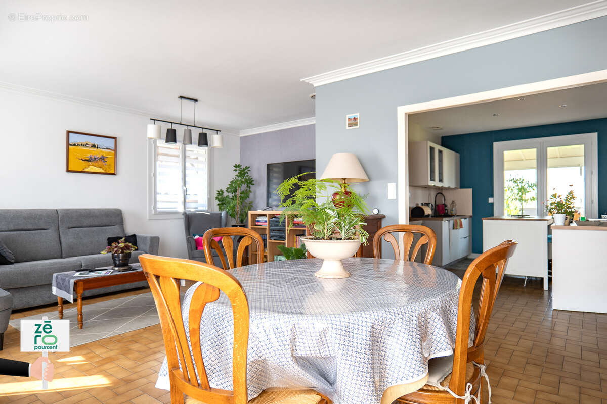 Maison à LES MAGNILS-REIGNIERS