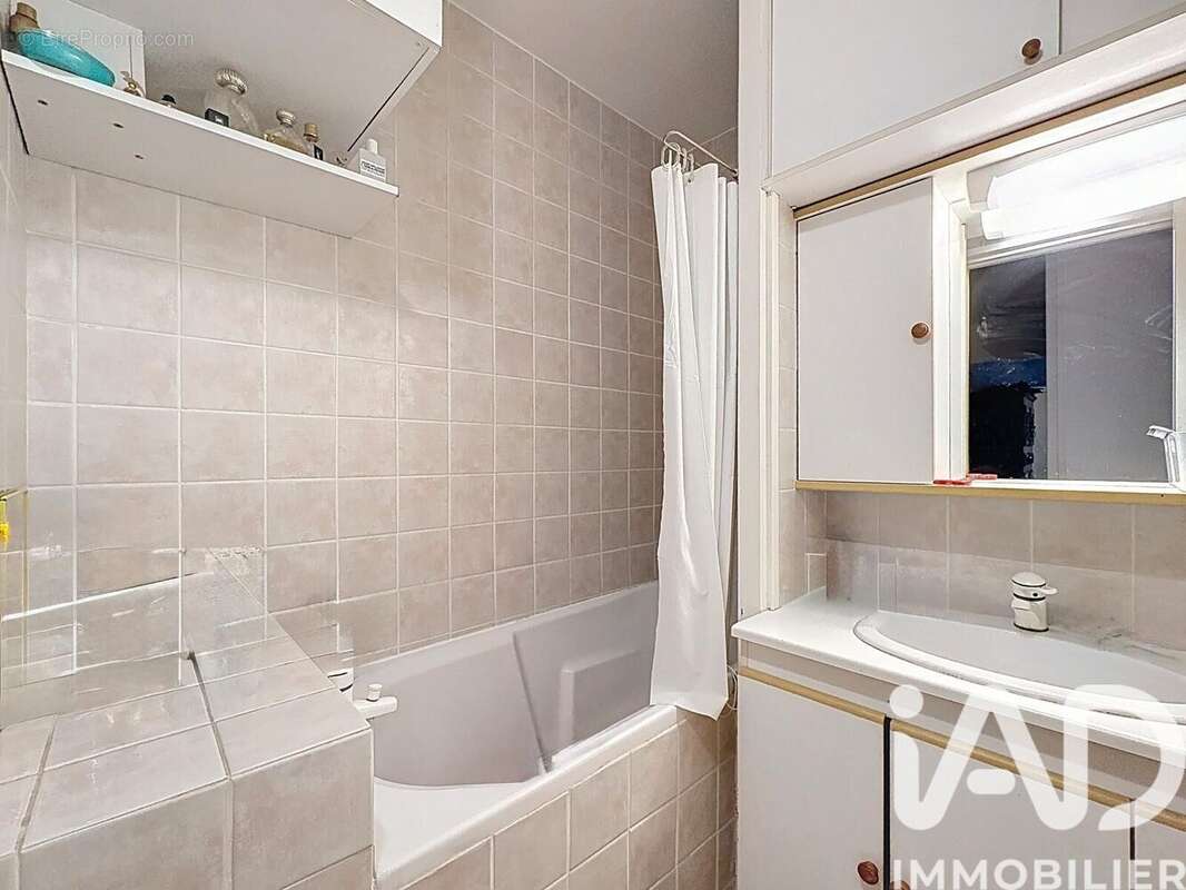 Photo 8 - Appartement à LA GARENNE-COLOMBES