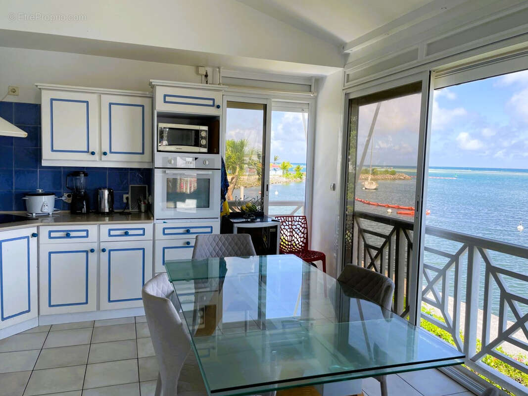 Vue mer imprenable  pour ce superbe appartement 3 piéces dans résidence sécurisée avec pisicne - photo 3