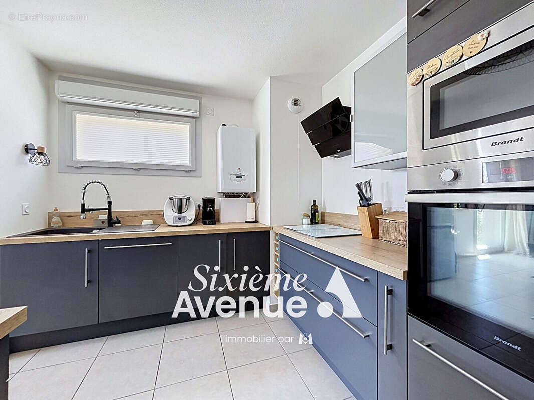 Appartement à MEYZIEU