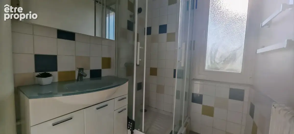 Lumineux Appartement T3 avec loggia balcon cave et garage - photo 6