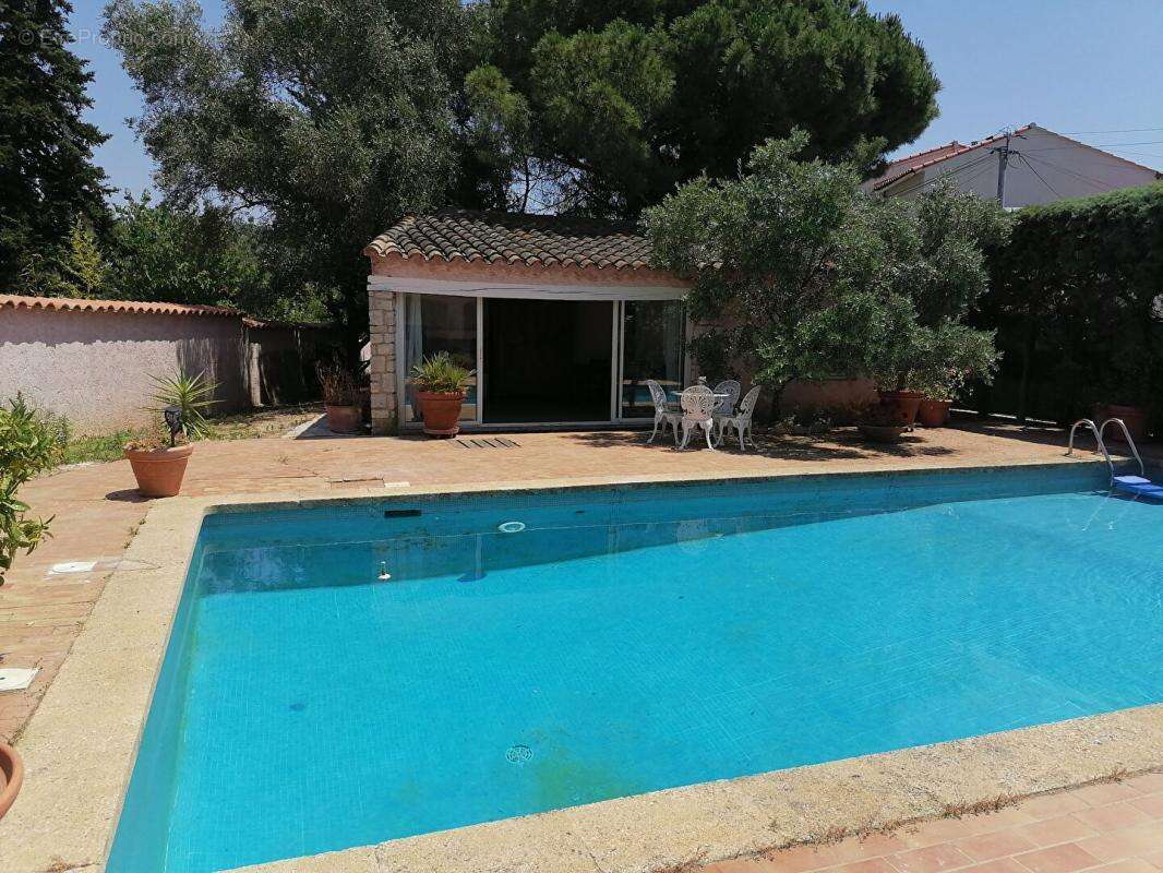 Maison à SAINT-CYR-SUR-MER