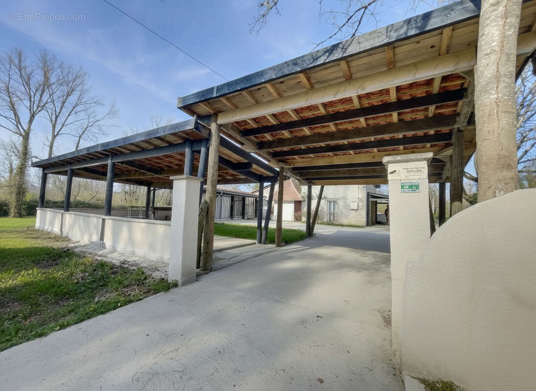 Maison à SAINT-ASTIER