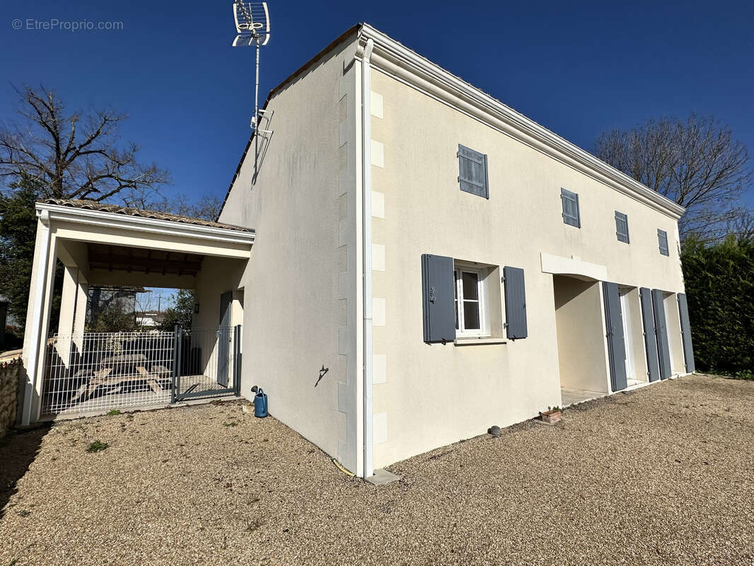 Maison à SAINT-FORT-SUR-GIRONDE