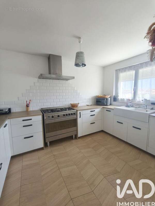 Maison 154 m² à Claira  - photo 9