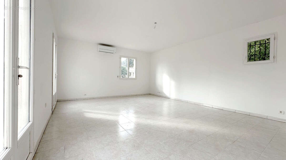 SOUS COMPROMIS Maison Aix En Provence 4 pièce(s) 90 m2 - photo 3