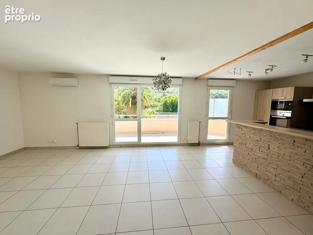 Poisat   T3 lumineux de 70 m2 avec terrasse couverte de 16 m2 sur la verdure - photo 7