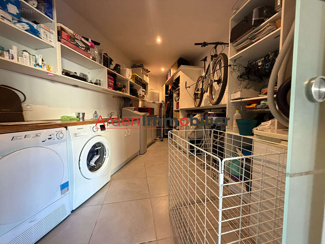 Ensemble immobilier d'exception à Vendre à Rethel - 10 Pièces, 254,95 m² sur Terrain de 393 m² - photo 9