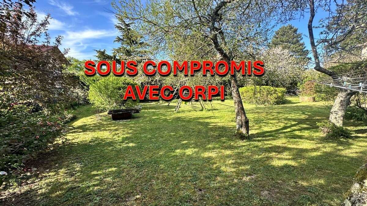 Terrain à SAINT-GERMAIN-SUR-L&#039;ARBRESLE