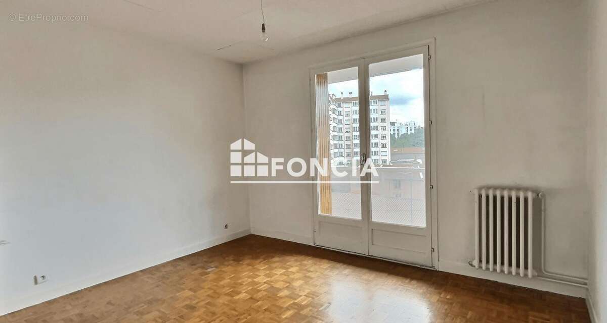 Appartement à SAINT-ETIENNE