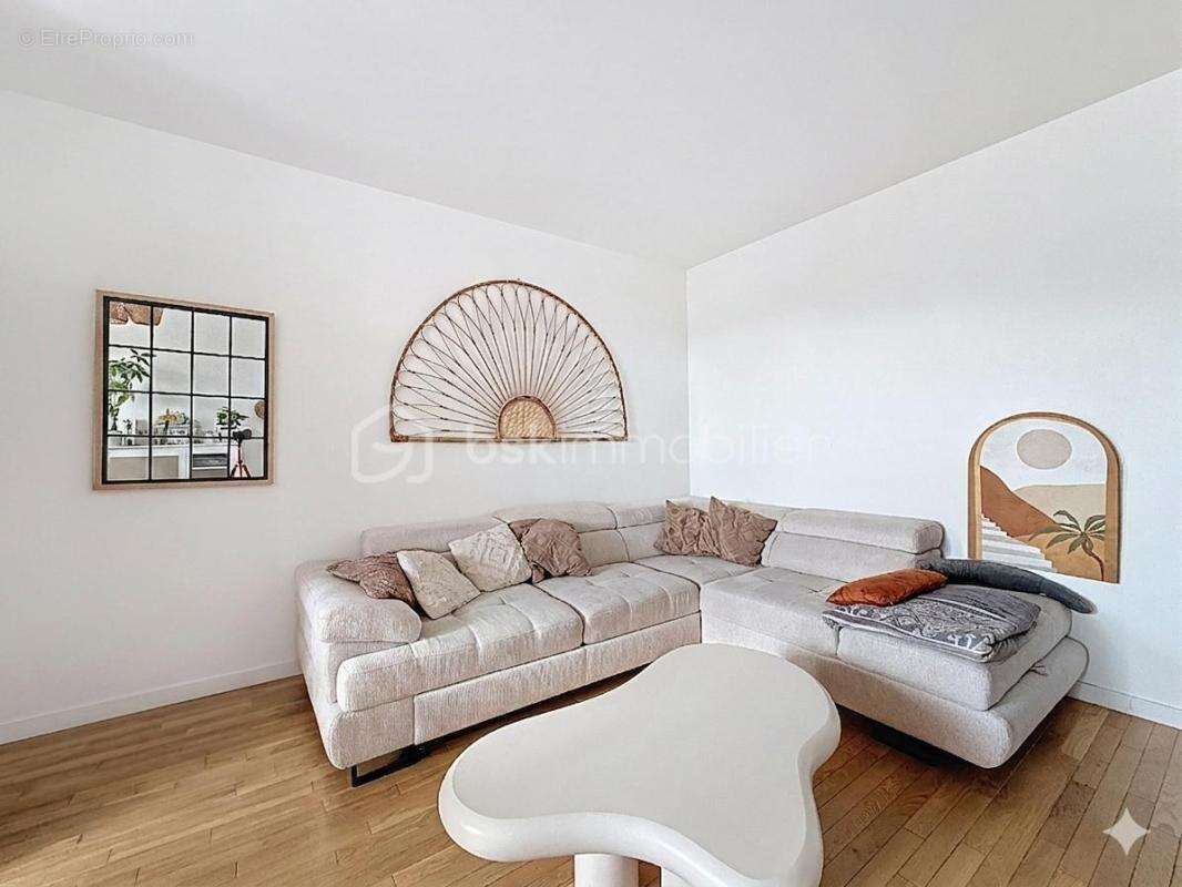 Appartement à LE MESNIL-LE-ROI