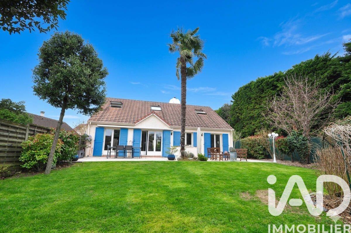 Photo 1 - Maison à MONTEVRAIN
