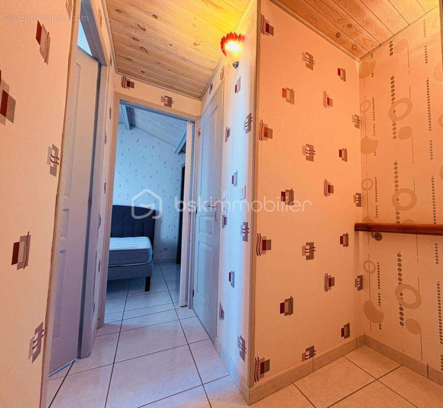 Maison récente 2 chambres avec extérieur – centre-bourg de cozes - photo 5